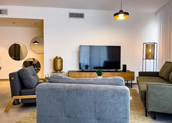 Almogim Avenue Family Apartment By Hashdera Eilat