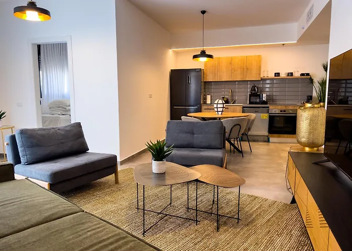 Almogim Avenue Family Apartment By Hashdera Eilat