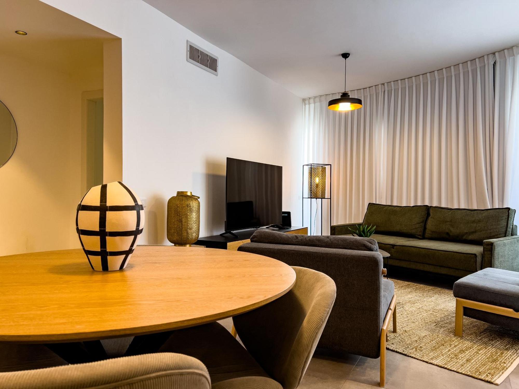 דירה Almogim Avenue Family By Hashdera