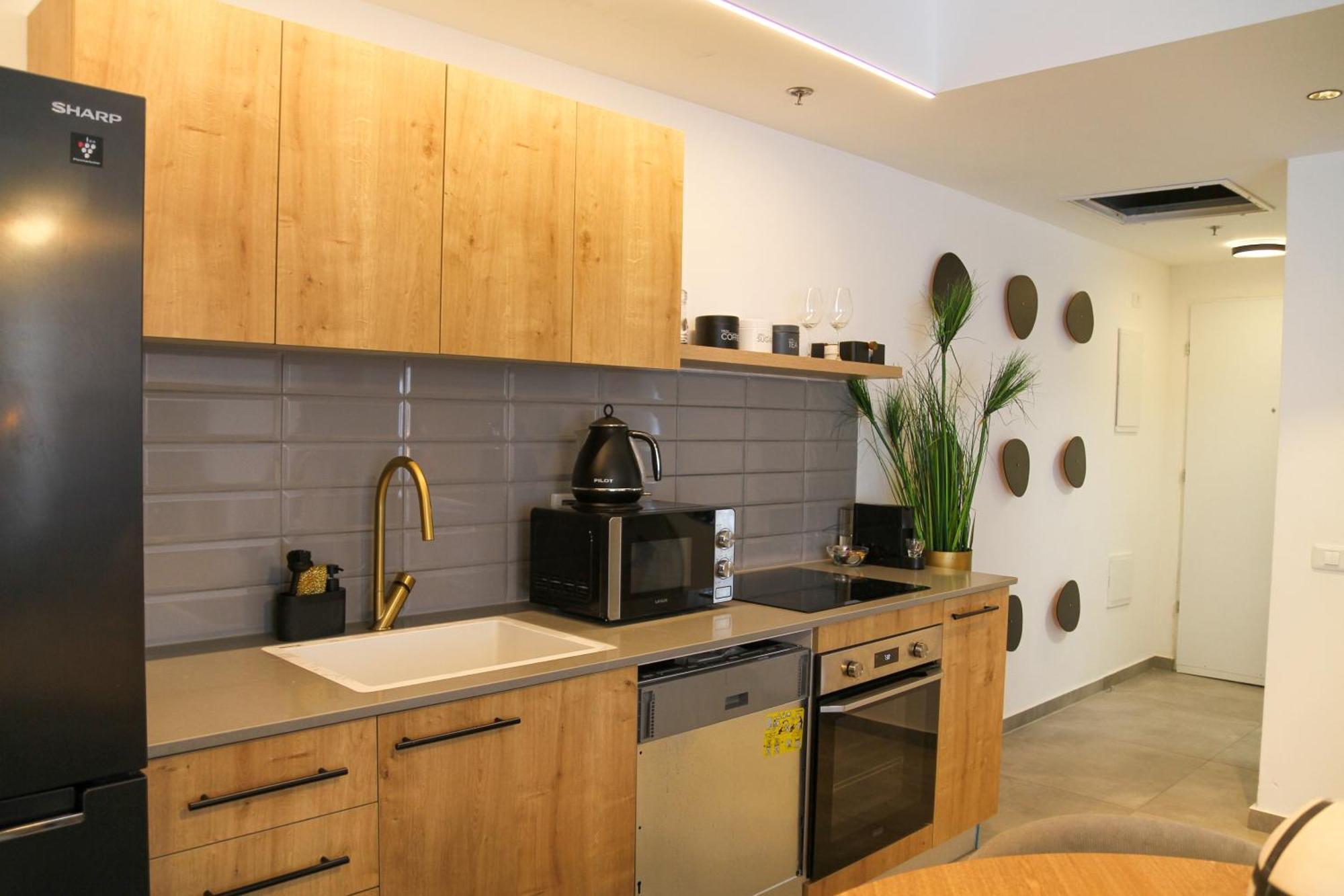 דירה Almogim Avenue Family By Hashdera