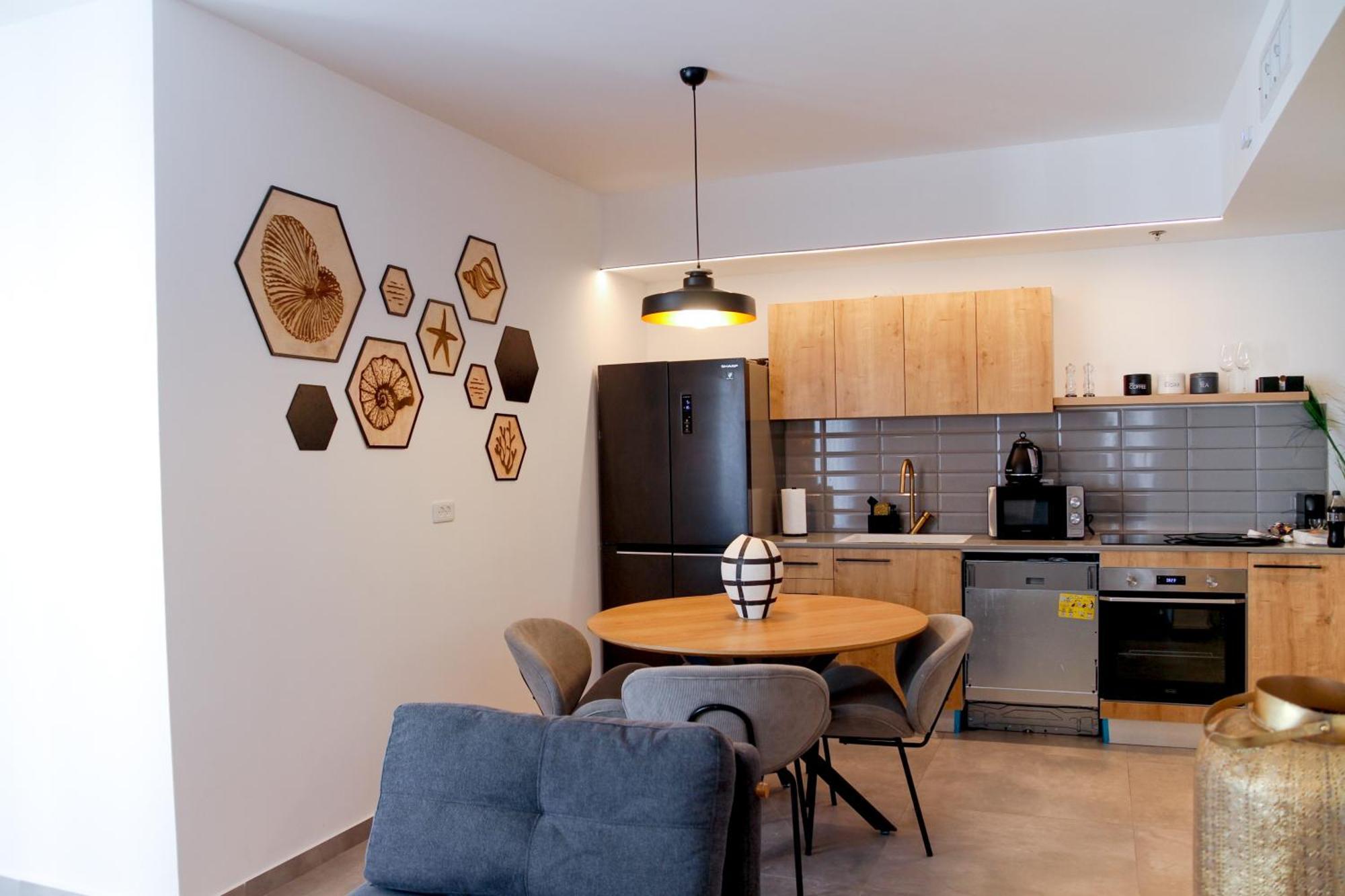 דירה Almogim Avenue Family By Hashdera